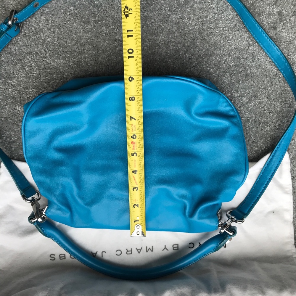 Bright blue Marc by Marc Jacobs crossbody. - Picture 4 of 6